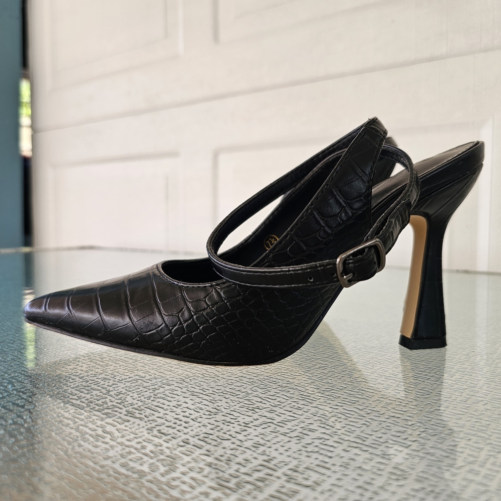 Womens Closed Toe Ankle Strap Heels Pointed Toe Pumps Shoes Slingback High Heel - Picture 3 of 8
